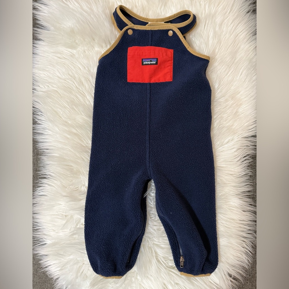 Patagonia Baby Synchilla Fleece Overalls. Size 12-18 months